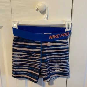 Nike pro shorts size small